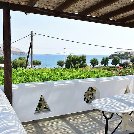 Nefeli Leros Aparthotel 3*