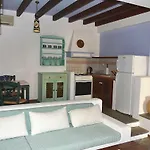 Nefeli Leros Agia Marina (Leros)